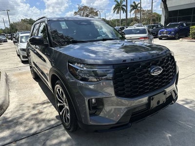 2025 Ford Explorer ST-Line