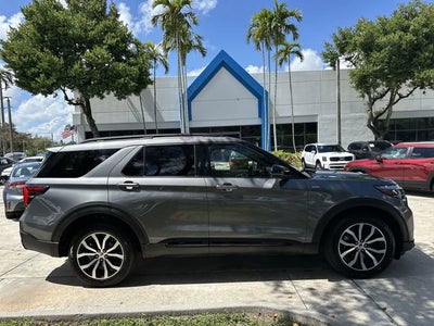 2025 Ford Explorer ST-Line