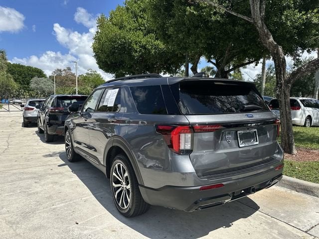 2025 Ford Explorer ST-Line