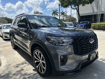 2025 Ford Explorer ST-Line