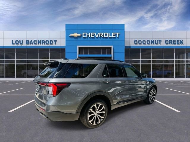 2025 Ford Explorer ST-Line
