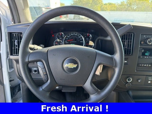 2023 Chevrolet Express Passenger 3500 1LS