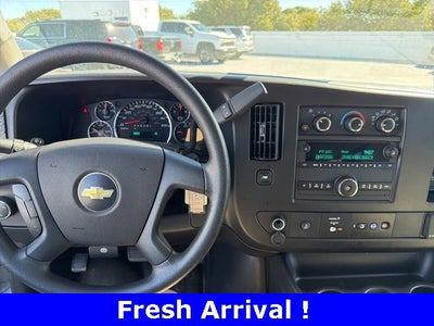 2023 Chevrolet Express Passenger 3500 1LS