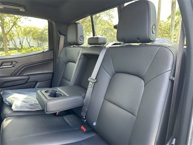 2025 Chevrolet Colorado WT/LT