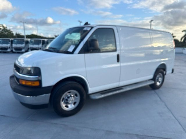 2025 Chevrolet Express Cargo WT