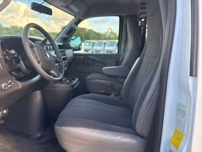 2025 Chevrolet Express Cargo WT