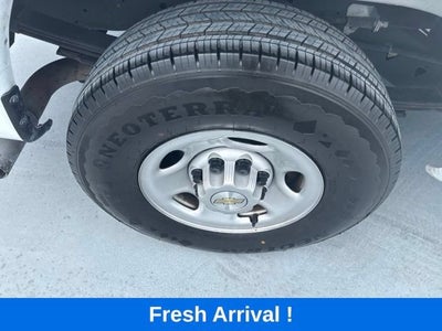 2025 Chevrolet Express Cargo WT