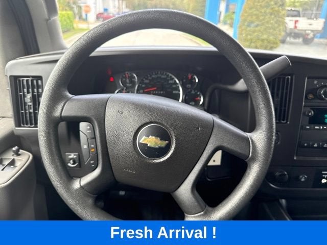 2025 Chevrolet Express Cargo WT