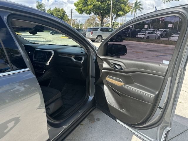 2022 GMC Acadia SLE