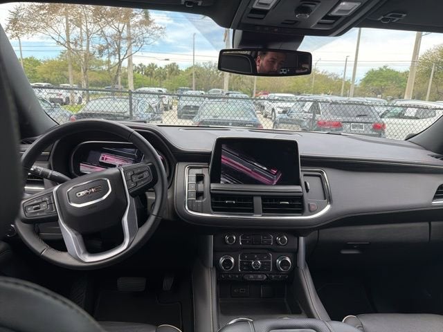 2023 GMC Yukon XL SLT