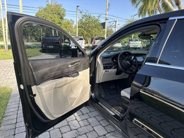 2023 Cadillac XT4 FWD Luxury