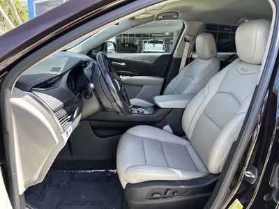 2021 Cadillac XT4 FWD Premium Luxury