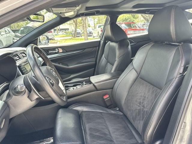2023 Nissan Maxima SR