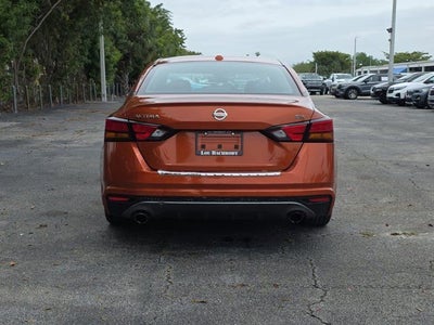 2022 Nissan Altima 2.5 SR