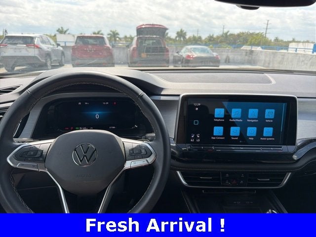 2024 Volkswagen Atlas Cross Sport 2.0T SE w/Technology