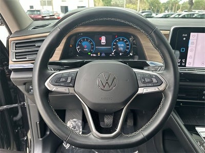 2025 Volkswagen Atlas 2.0T SE w/Technology