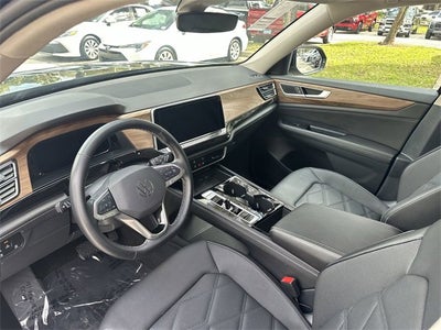 2025 Volkswagen Atlas 2.0T SE w/Technology