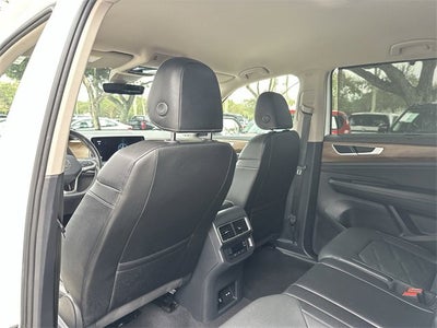 2025 Volkswagen Atlas 2.0T SE w/Technology