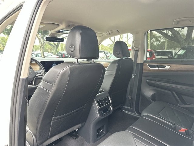 2025 Volkswagen Atlas 2.0T SE w/Technology