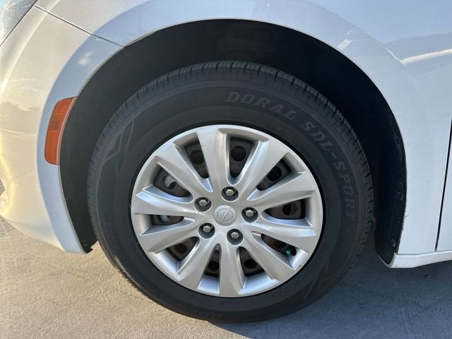 2021 Chrysler Voyager L