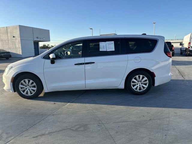 2021 Chrysler Voyager L