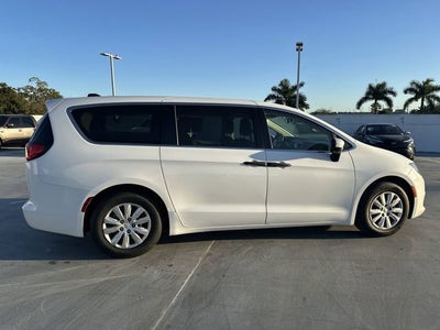 2021 Chrysler Voyager L