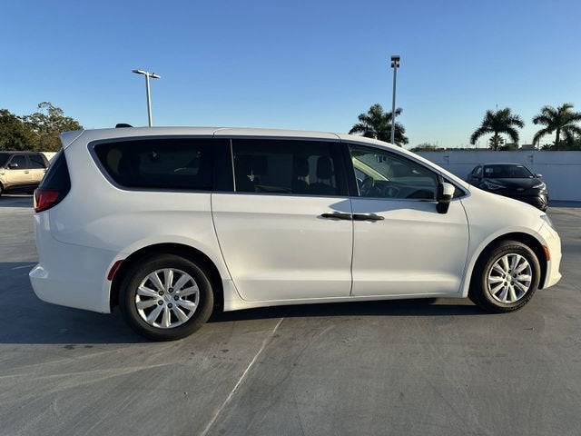 2021 Chrysler Voyager L