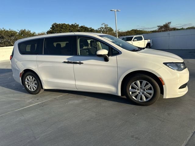 2021 Chrysler Voyager L