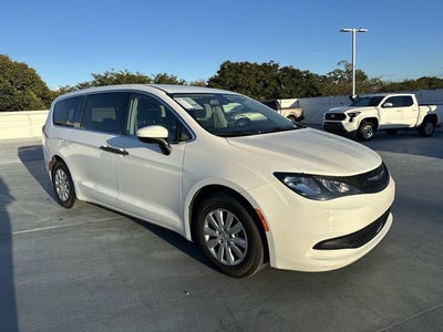 2021 Chrysler Voyager L