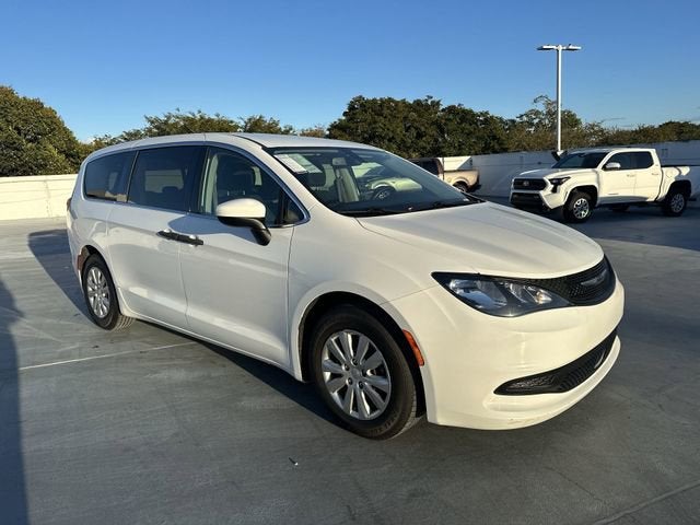 2021 Chrysler Voyager L