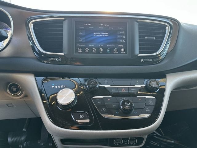 2021 Chrysler Voyager L