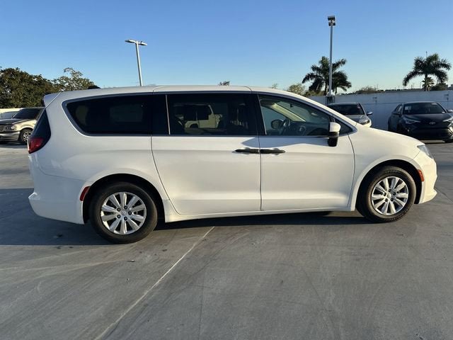 2021 Chrysler Voyager L
