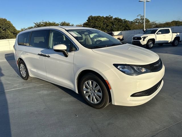 2021 Chrysler Voyager L