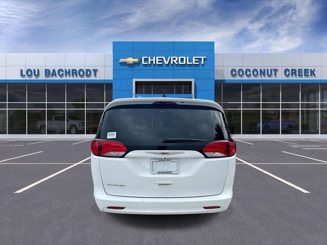 2021 Chrysler Voyager L