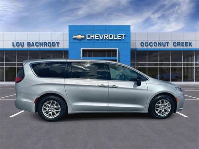2024 Chrysler Pacifica Touring L