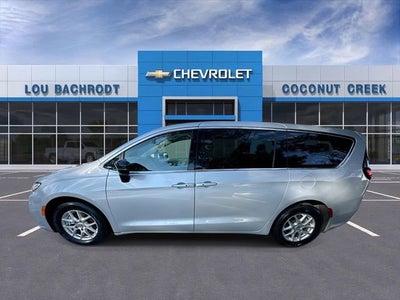 2024 Chrysler Pacifica Touring L