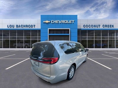 2024 Chrysler Pacifica Touring L