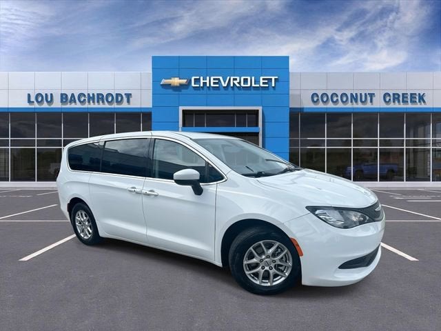 2023 Chrysler Voyager LX