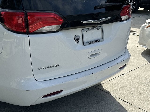 2022 Chrysler Voyager LX