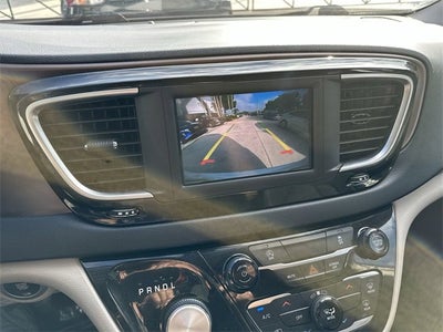 2022 Chrysler Voyager LX