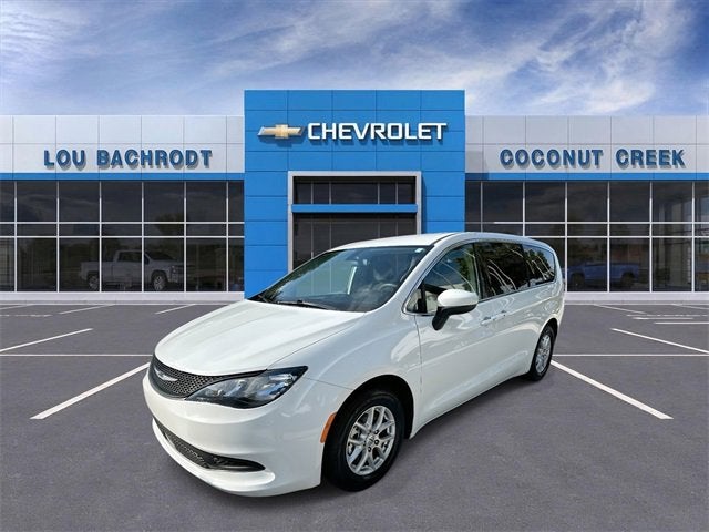 2022 Chrysler Voyager LX