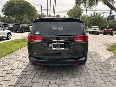 2023 Chrysler Voyager LX