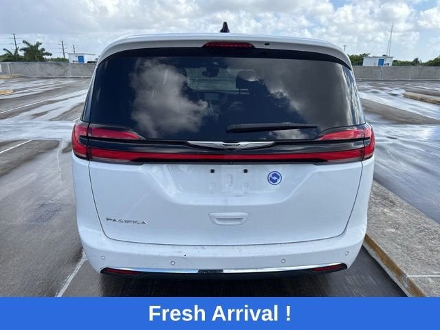 2024 Chrysler Pacifica Touring