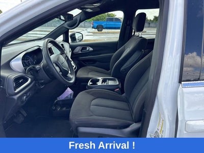 2024 Chrysler Pacifica Touring
