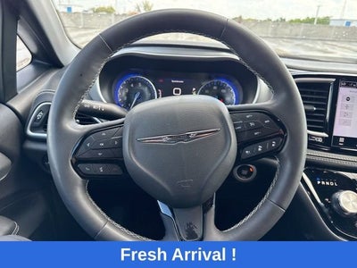 2024 Chrysler Pacifica Touring