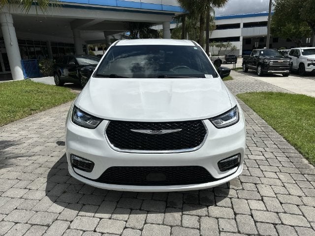 2024 Chrysler Pacifica Touring