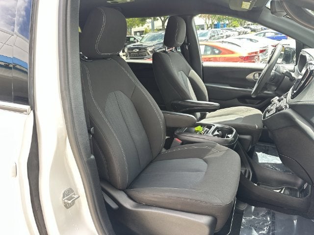 2024 Chrysler Pacifica Touring