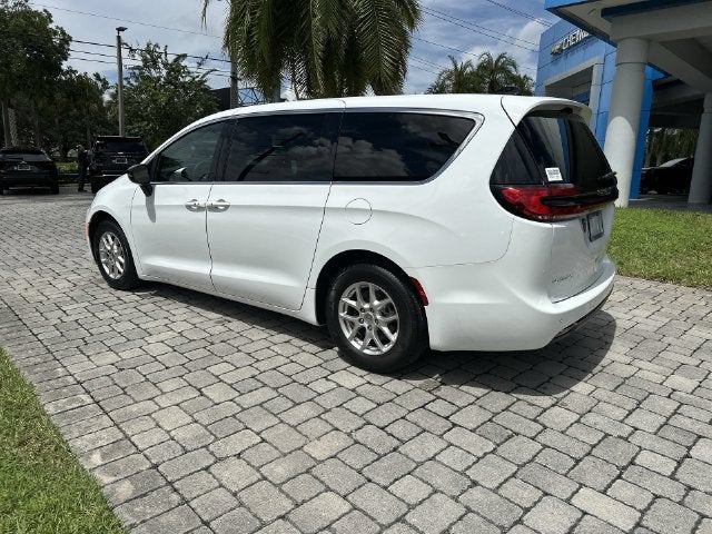 2024 Chrysler Pacifica Touring
