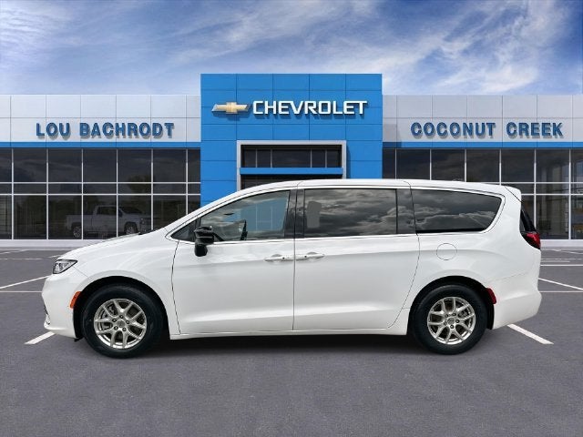 2024 Chrysler Pacifica Touring