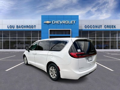 2024 Chrysler Pacifica Touring